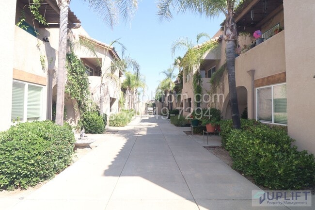 Building Photo - 2 bedroom 2 bath ground floor condo for re...