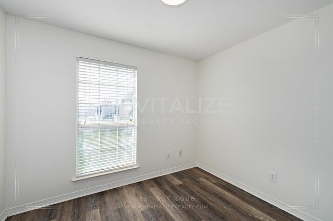 Building Photo - Charming 3-Bed 2-Bath Brick Home in West Mobile