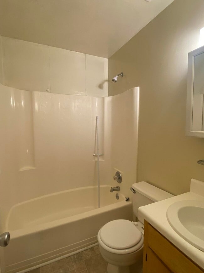 Building Photo - 2623 Windy Ridge Dr