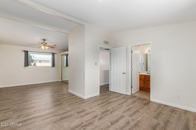 Building Photo - Great home in best ASU student neighborhood around campus