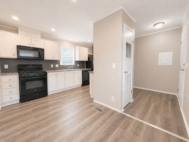 Building Photo - 11751 Cascade Cir