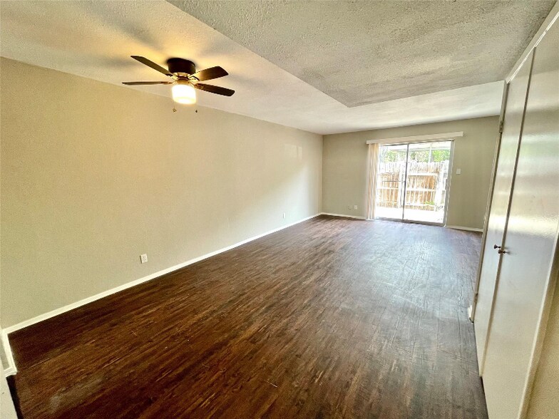 Building Photo - 3813 Coates Cir