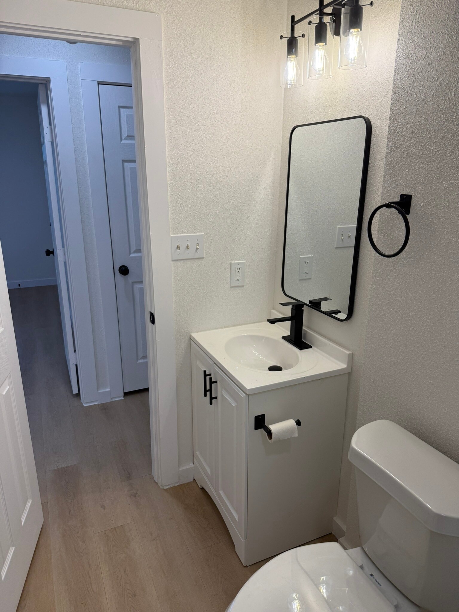 Main Bathroom - 308 E Bourn St