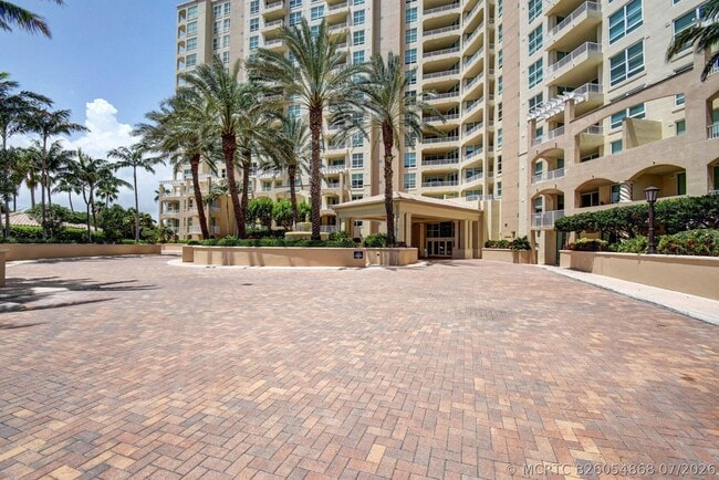 Building Photo - 3700 S Ocean Blvd