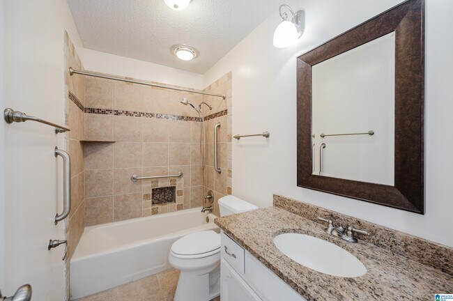 Building Photo - 1828 Jacobs Ln