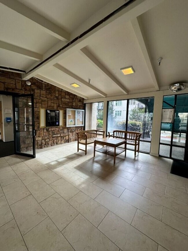 Building Photo - Nor Cal Realty, Inc - 2 bedroom 1.5 bath c...