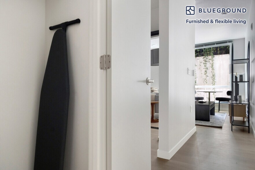 Building Photo - 2222 15th Ave W