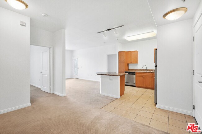 Building Photo - 100 S Alameda St