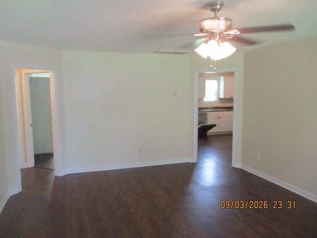 Building Photo - 204 Cloud Ln