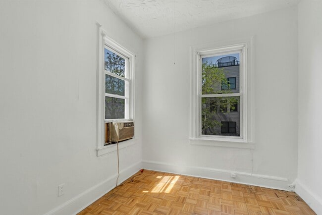 Building Photo - 17 Hancock Ave
