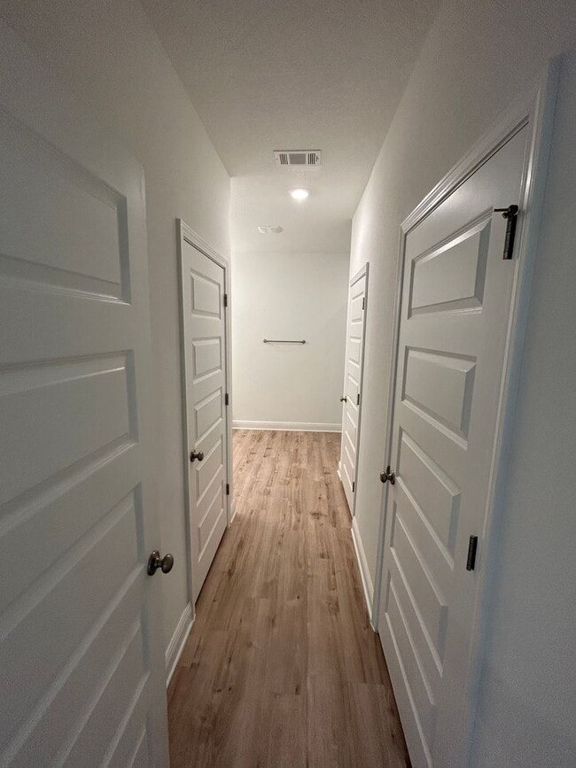 Building Photo - Beautiful 4 Bedroom Home in Point Washington!