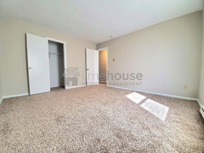 Building Photo - 9117 Chesapeake Blvd