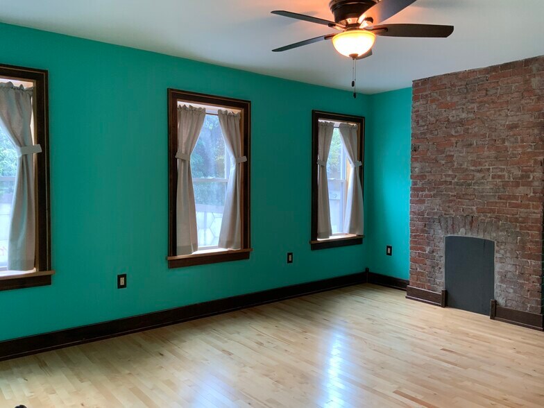 First floor bedroom - 3507 Bigelow Blvd