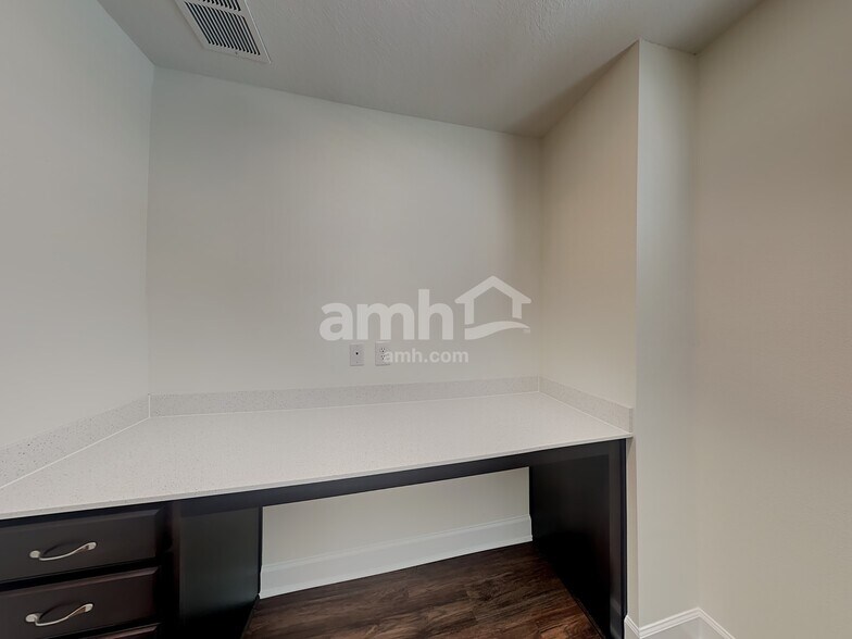 Building Photo - 2219 Saffron Walden Dr