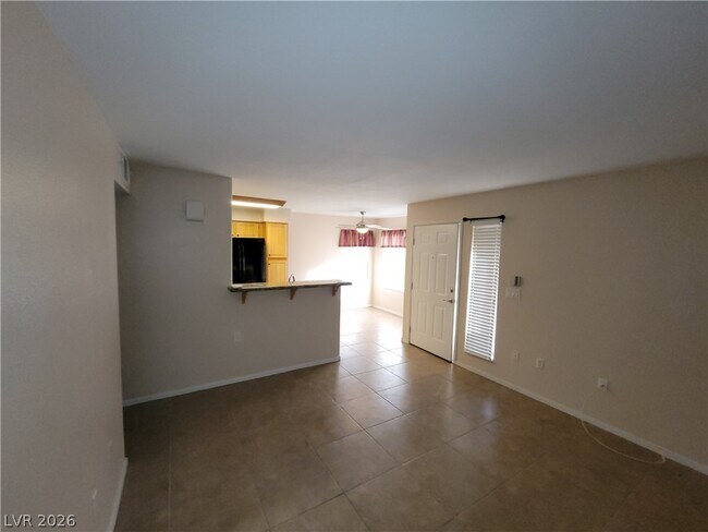 Building Photo - 5710 E Tropicana Ave