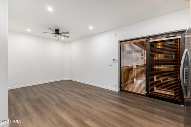 Building Photo - 12005 N Panorama Dr