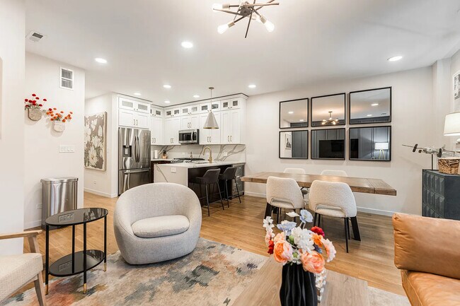 Building Photo - 1703 W Chicago Ave