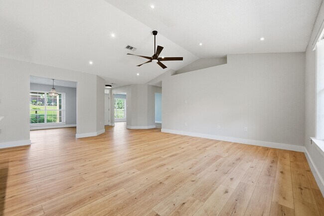 Building Photo - 4881 Traxx St