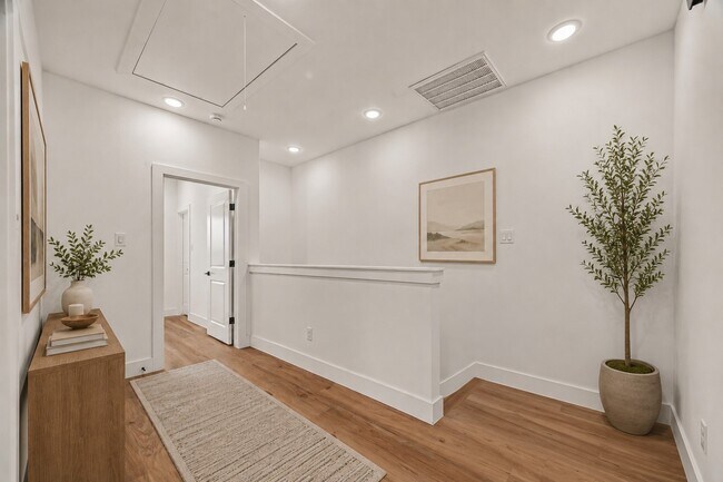 Building Photo - 4806 Carmen St