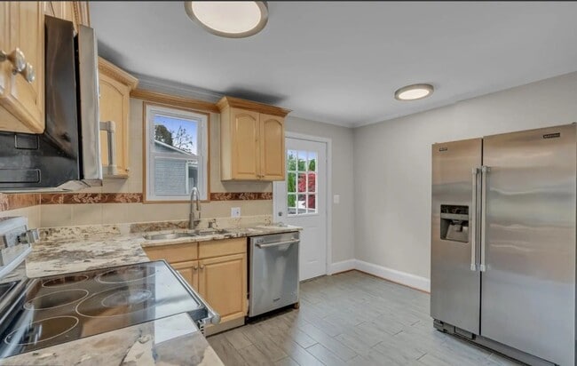 Building Photo - Arlington