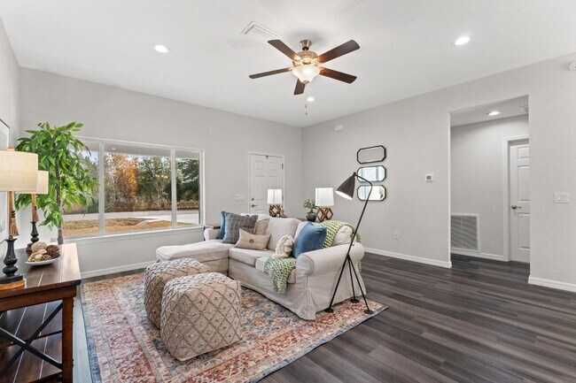 Building Photo - 517 Ivy Dr