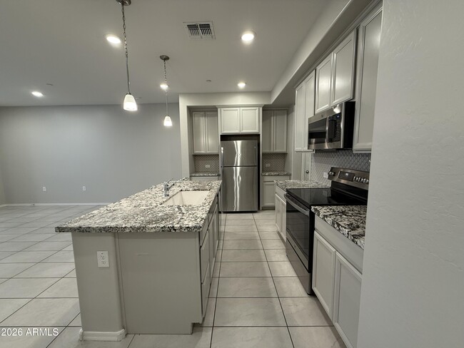 Building Photo - 2661 S Sulley Dr