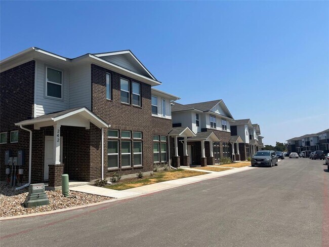 Building Photo - 605 W South St