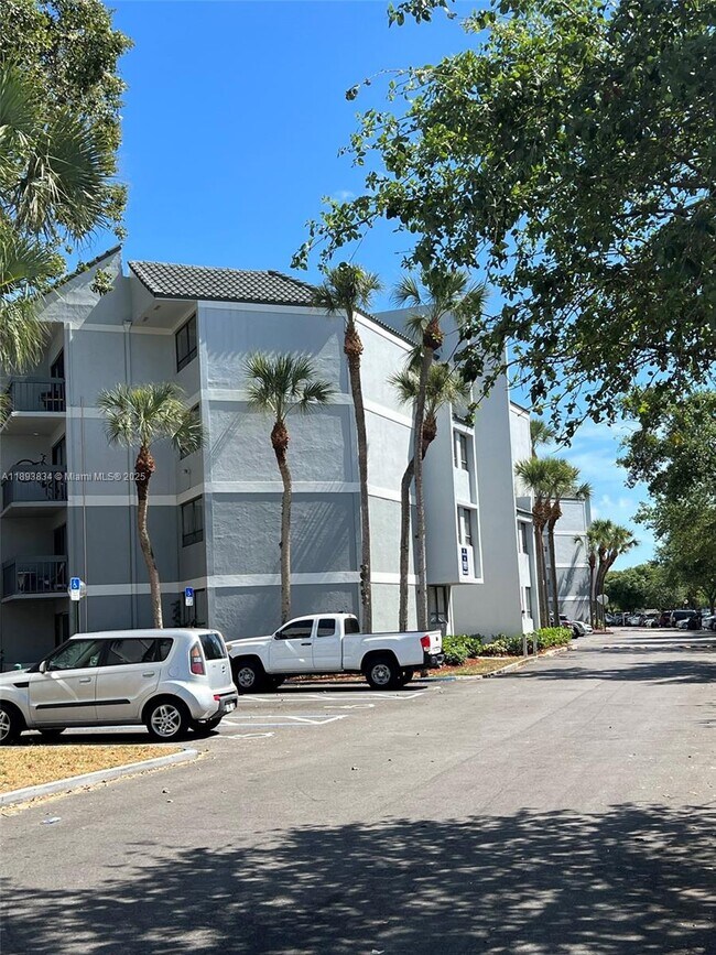 Building Photo - 1900 N Congress Ave