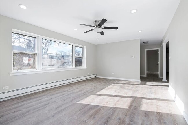 Building Photo - 5358 S Narragansett Ave