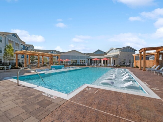 Building Photo - Reserve at Ventana Lakes