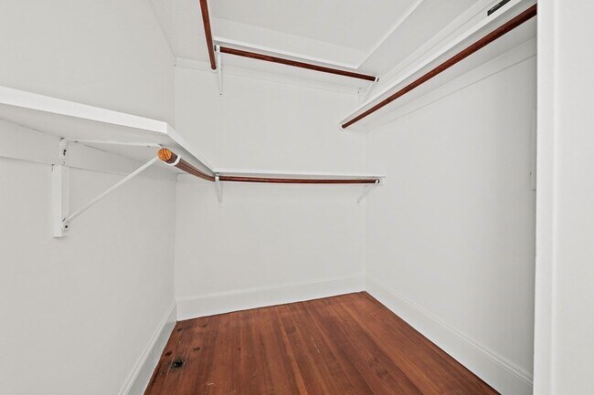 Building Photo - 15 Avalon Rd