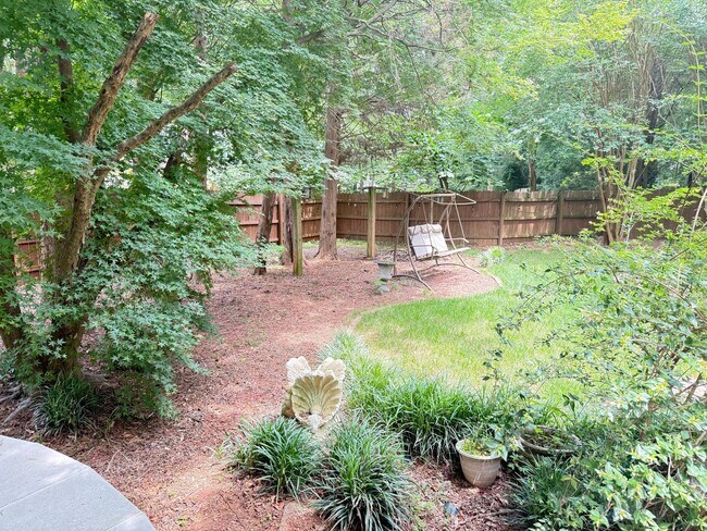Building Photo - Spacious 3BR Home with Fenced Yard & Outdo...