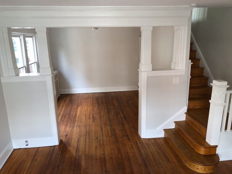 Building Photo - 5033 Ditman St