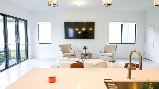 Building Photo - 5868 Agostino Way