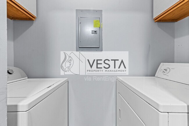 Building Photo - 110 Heywood Rd