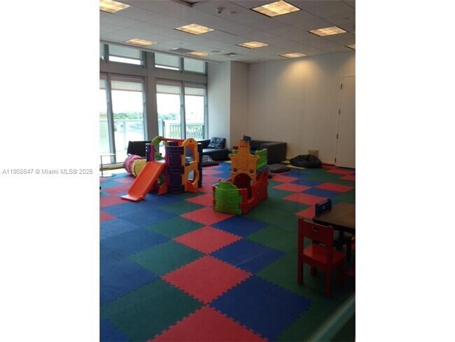 Building Photo - 1111 SW 1st Ave