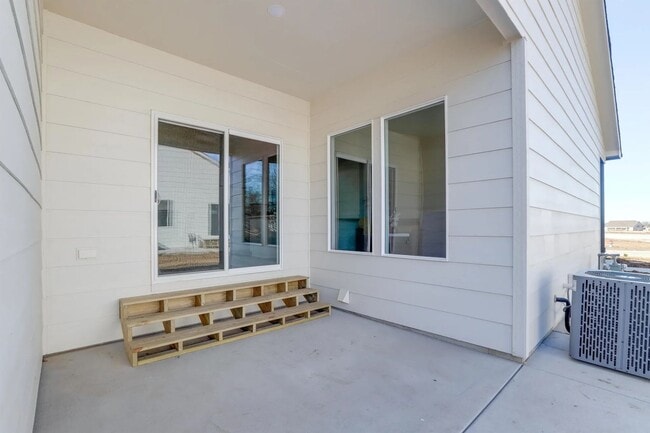 Building Photo - 5314-5316 N Pinecrest St