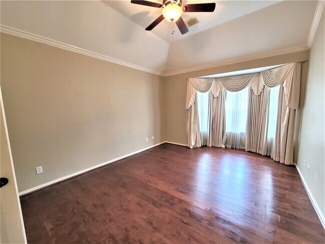 Building Photo - 1719 Abellfield Ln