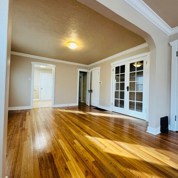 Building Photo - 732 S 900 E