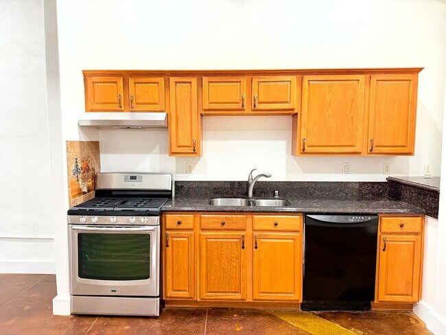 Building Photo - 1774 N Main St