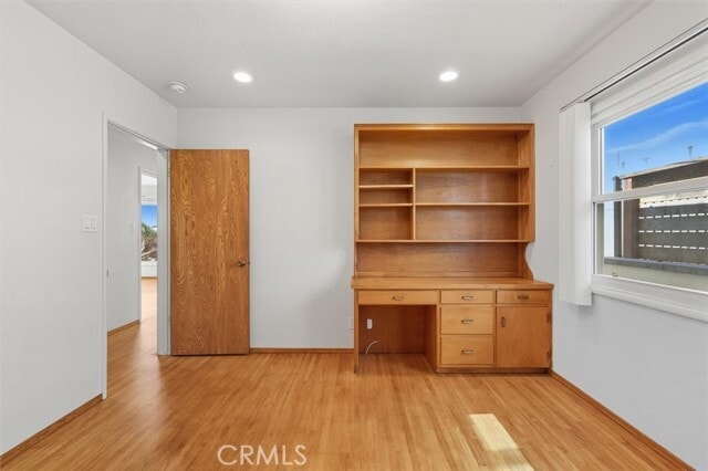 Building Photo - 3644 S Cabrillo Ave