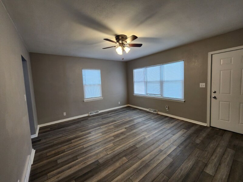 Building Photo - 2049 34th St