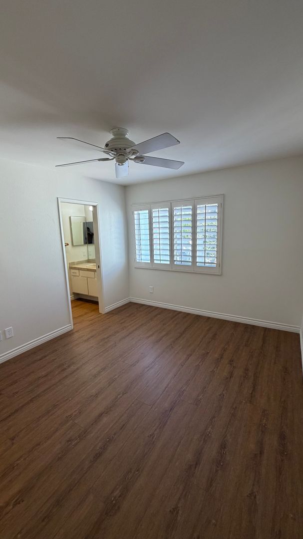 Building Photo - DESIRABLE TWO BEDROOM TWO BATH HOME IN STUDIO CITY