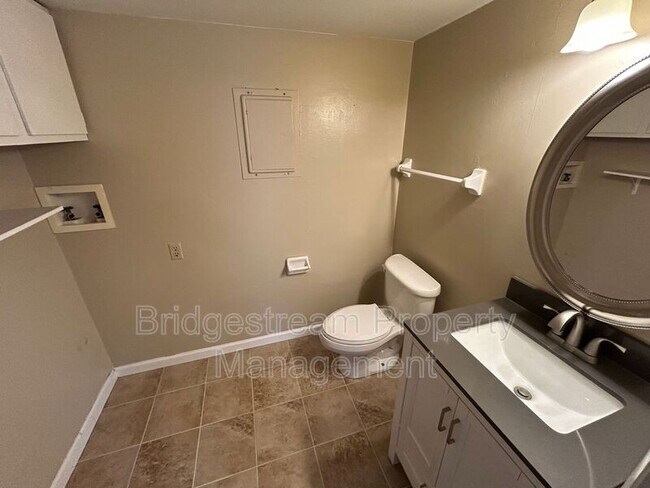 Building Photo - 1404 Crown Point Ct