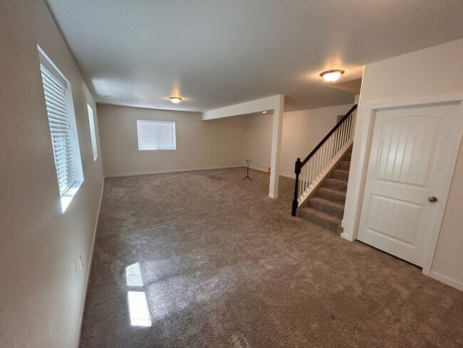 Building Photo - Immaculate 4 Bed 4 Bath Home in School District 20!!!