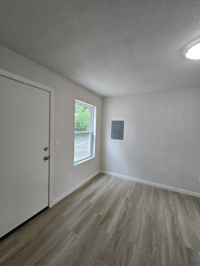 Building Photo - 1031 New York St