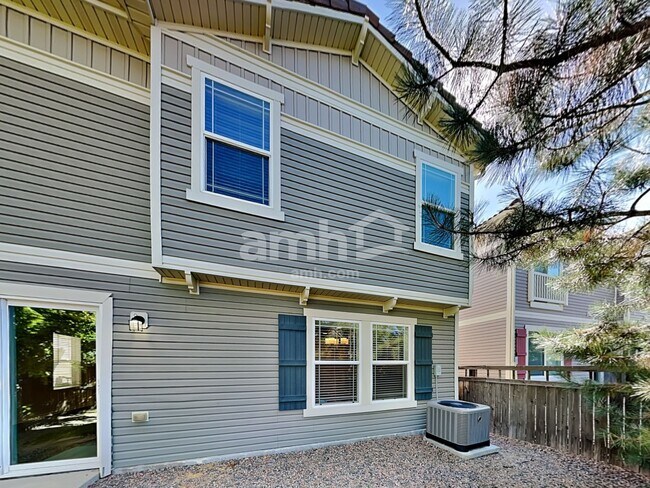 Building Photo - 2275 Coach House Loop