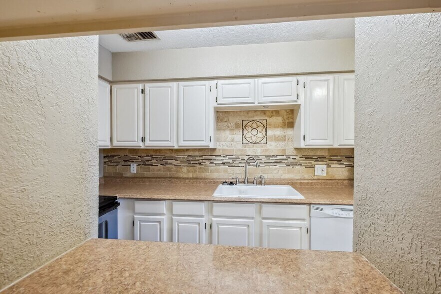 Building Photo - 1608 Pecan Chase Cir