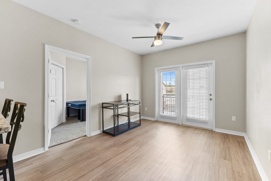 Building Photo - River Valley Flats