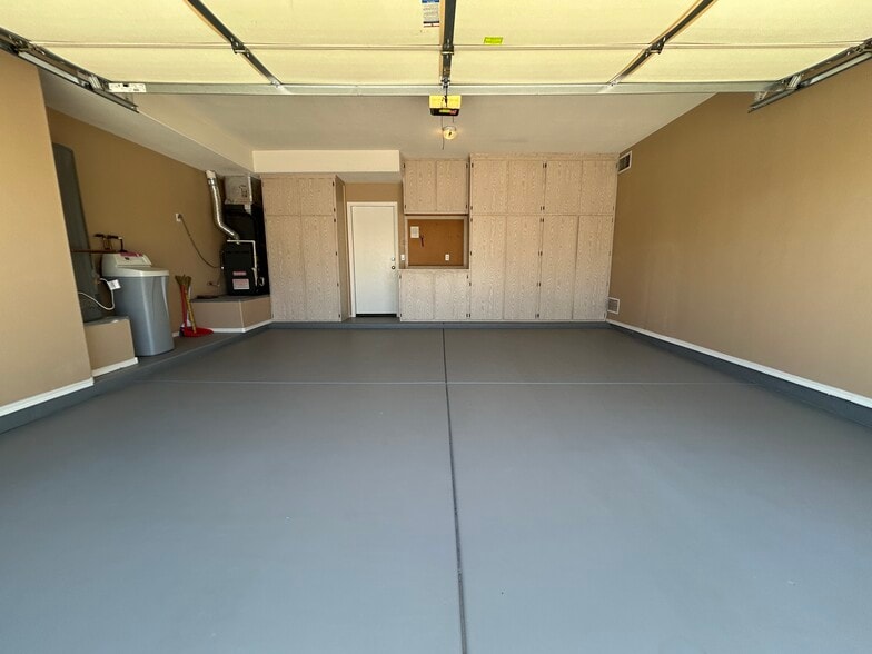 Building Photo - 4334 E Anderson Dr